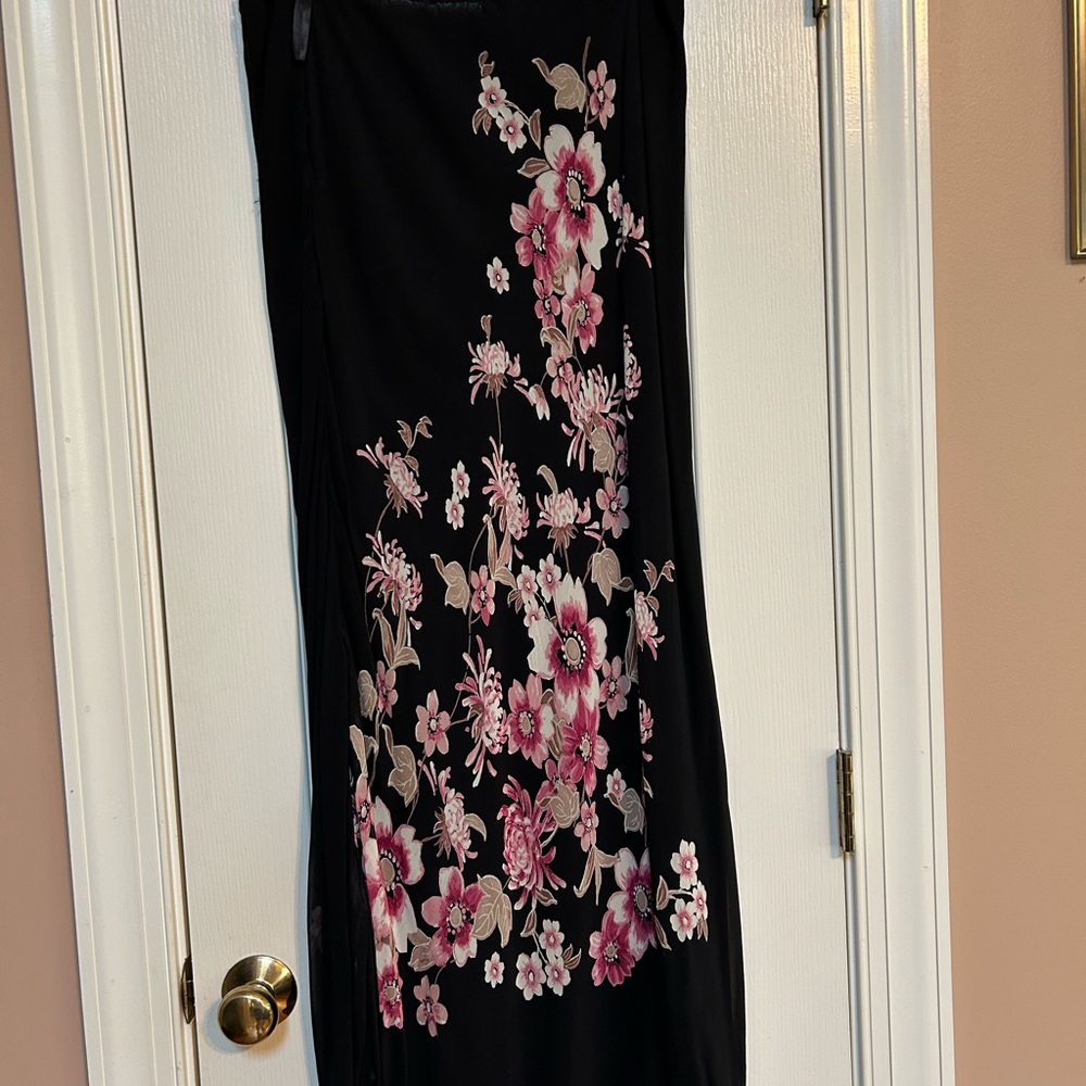 Dressbarn Vintage Black Maxi Skirt with Pink and White Floral Pattern - Picture 6 of 8